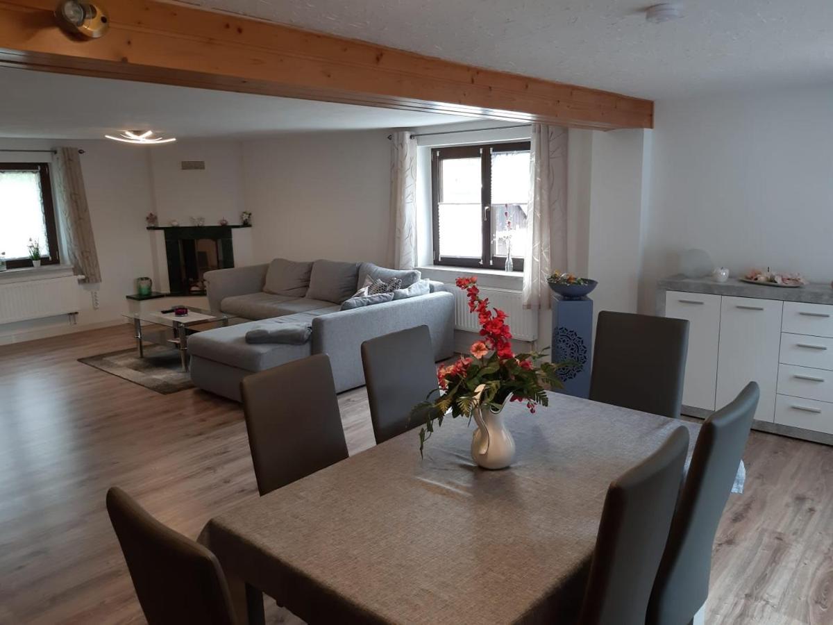 Familienfreundliche Ferienwohnung Zschorlau Екстер'єр фото